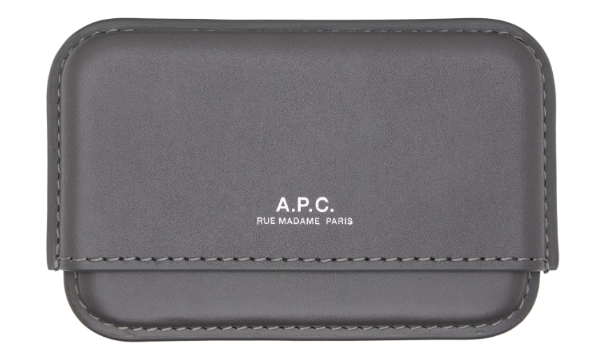 【2026年版】バレンタインは海外サイトがお得！海外通販が初めてでも安心！人気アイテムをBuy＆Shipで賢く購入,SSENSE（エッセンス）,macy’s(メイシーズ）,NORDSTROM（ノードストローム）JOMASHOPamazon US,A.P.C. Carta Card Holder